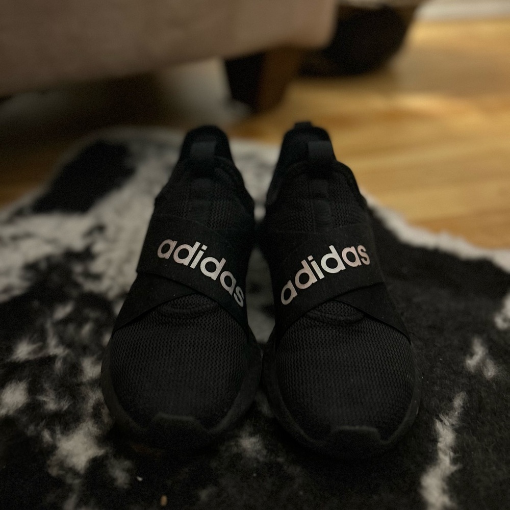 ADIDAS ((LIKE NEW) PUREMOTION ADAPT SHOES